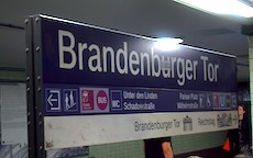 Brandenburger Tor station sign